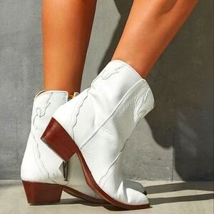NWT Free People 'New Frontier' Patent Leather Western Booties in White Sz. 8.5